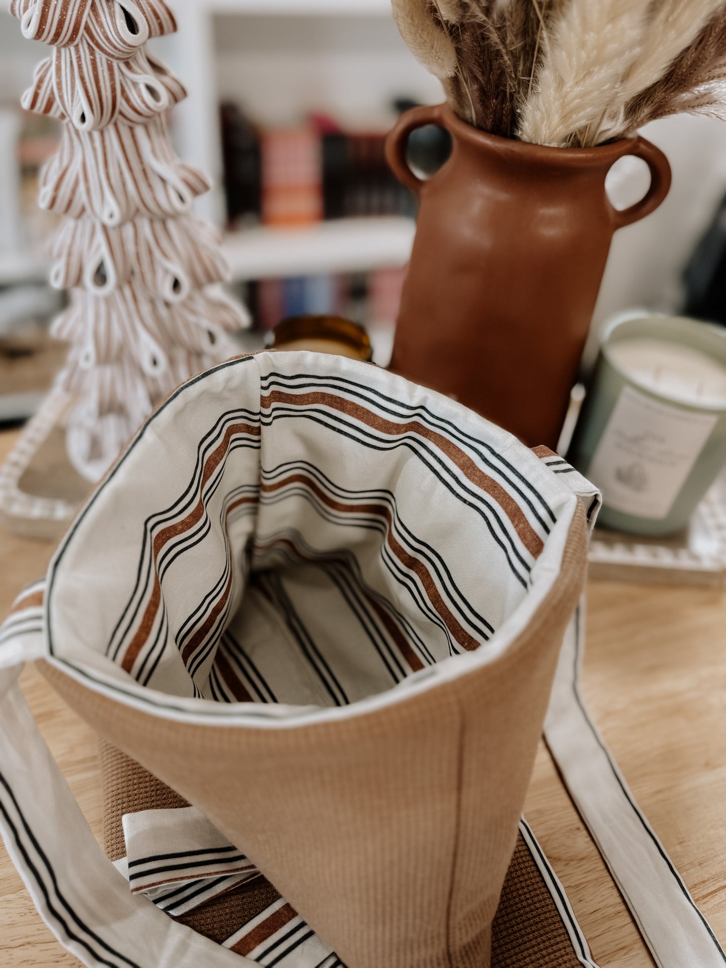 Waffle Knit Kindle Sleeve-Brown w/ Stripes Design