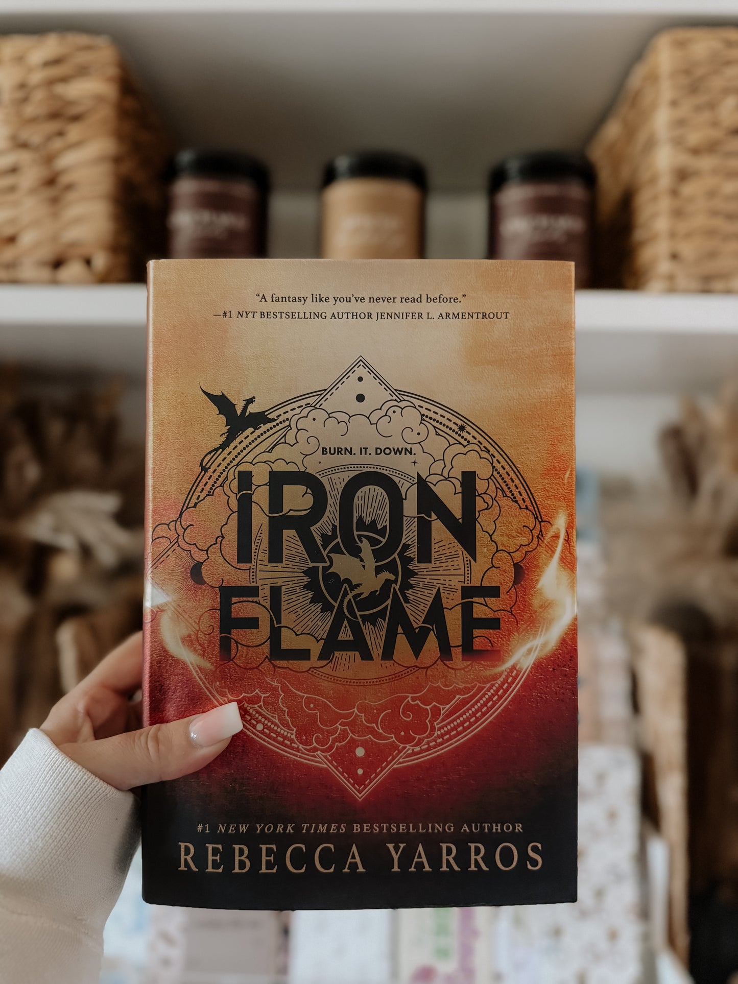 Iron Flame (Wing and Claw Collection) (The Empyrean,Book 2)