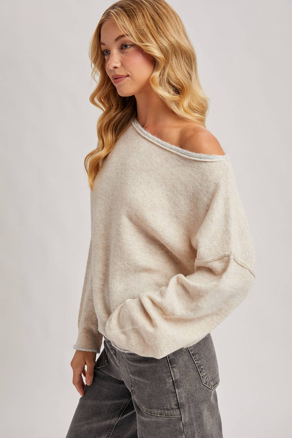 ELOWEN SOFT HEATHERED KNIT PULLOVER SWEATER