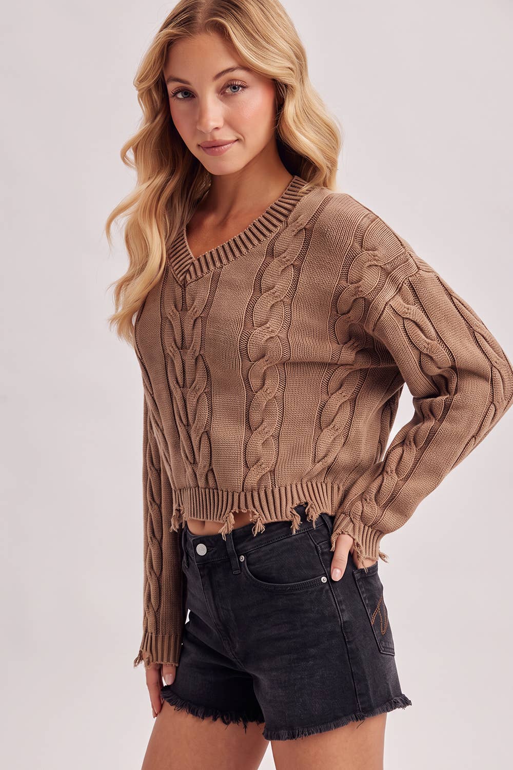V-NECK CROPPED CHUNKY CABLE KNIT WASHED SWEATER