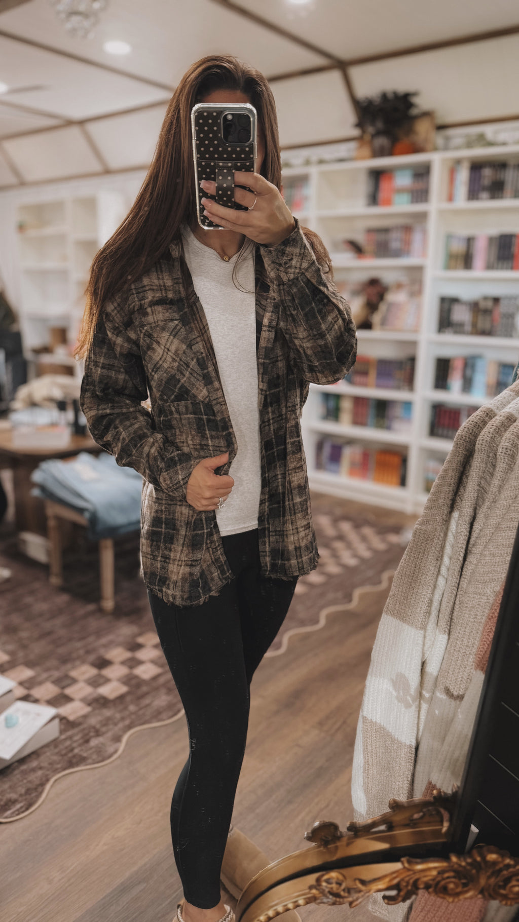Plaid Flannel W/ Frayed Detail-BLACK/BROWN