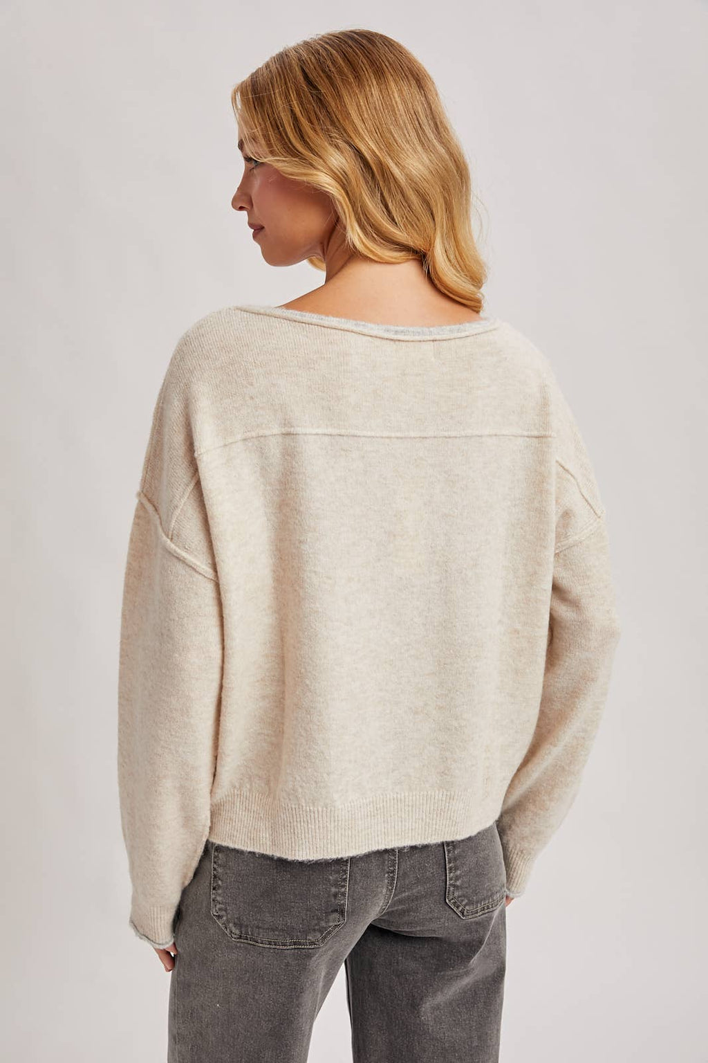 ELOWEN SOFT HEATHERED KNIT PULLOVER SWEATER
