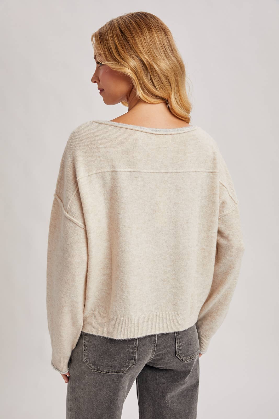 ELOWEN SOFT HEATHERED KNIT PULLOVER SWEATER