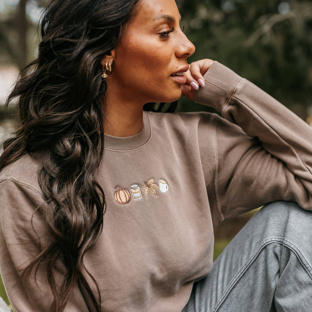Embroidered Pigment Crewneck Sweatshirt -Brown