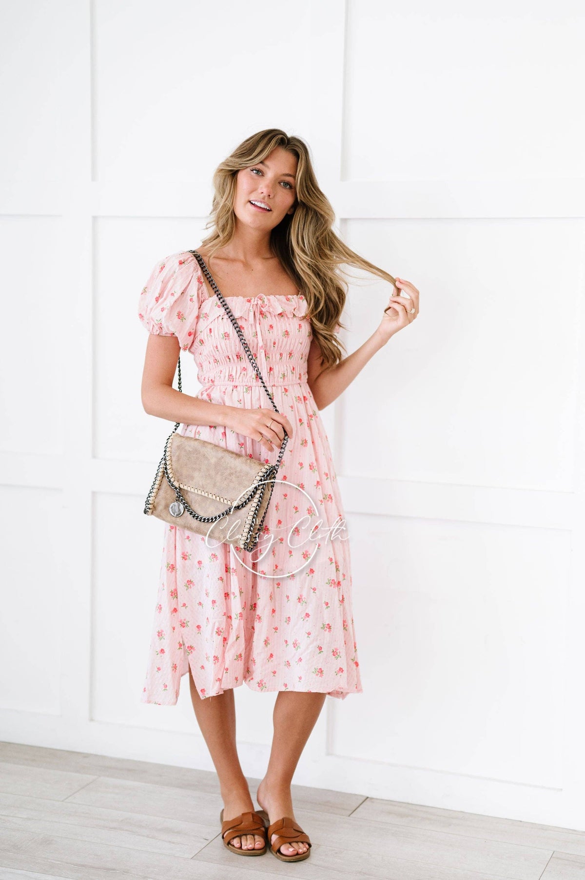 Monica Metal Chain Crossbody Clutch