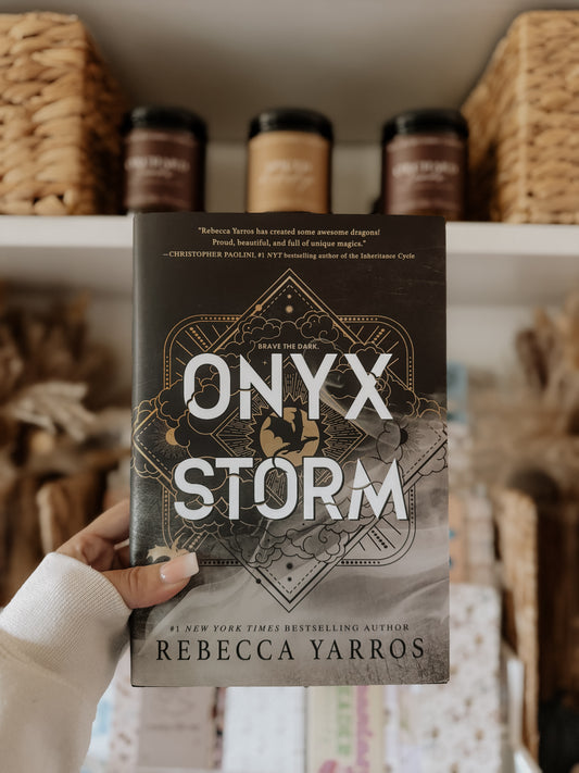Onyx Storm (Wing and Claw Collection) (The Empyrean, Book 3)
