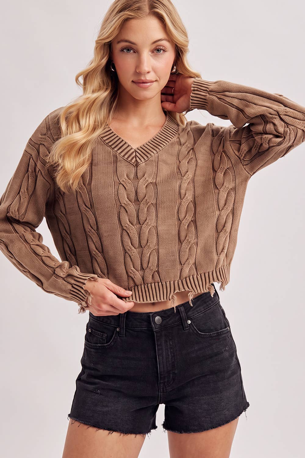 V-NECK CROPPED CHUNKY CABLE KNIT WASHED SWEATER